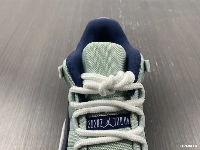 Retro 11 Jordan Air Low 528895-007 Georgetown 0526